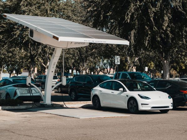 Discover the benefits of solar-powered ev charging stations for your electric vehicle
