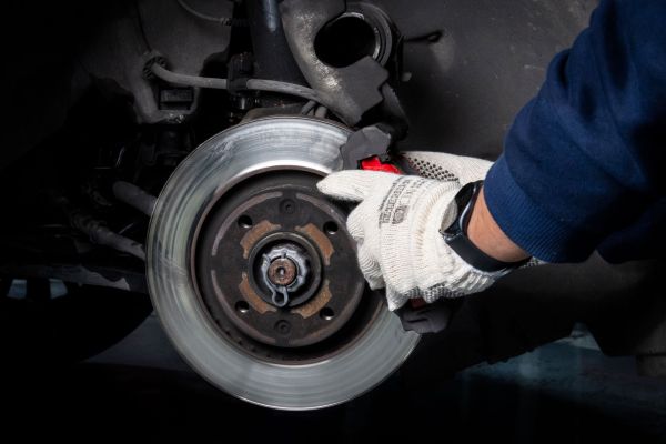 Ultimate guide to maintaining your nissan leaf brakes for safe and efficient driving